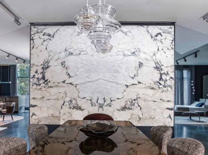 You are currently viewing The Beauty of Bookmatched Marble: 8 Key Q & A